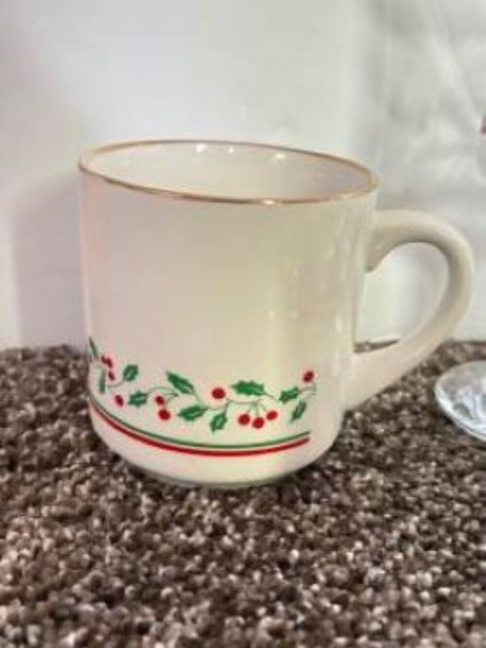NEW VTG Arbys 1987 Holly and Berry Christmas Collectable Coffee Mugs Set of 5